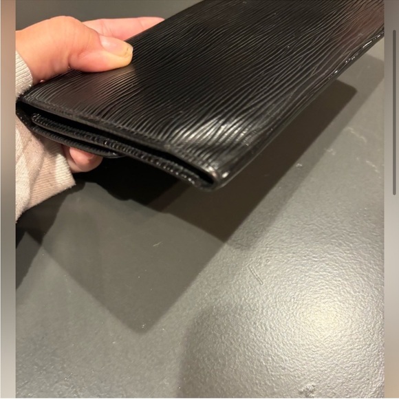 Louis Vuitton Black Epi Portefeuille Tresor Wallet - Picture 4 of 7